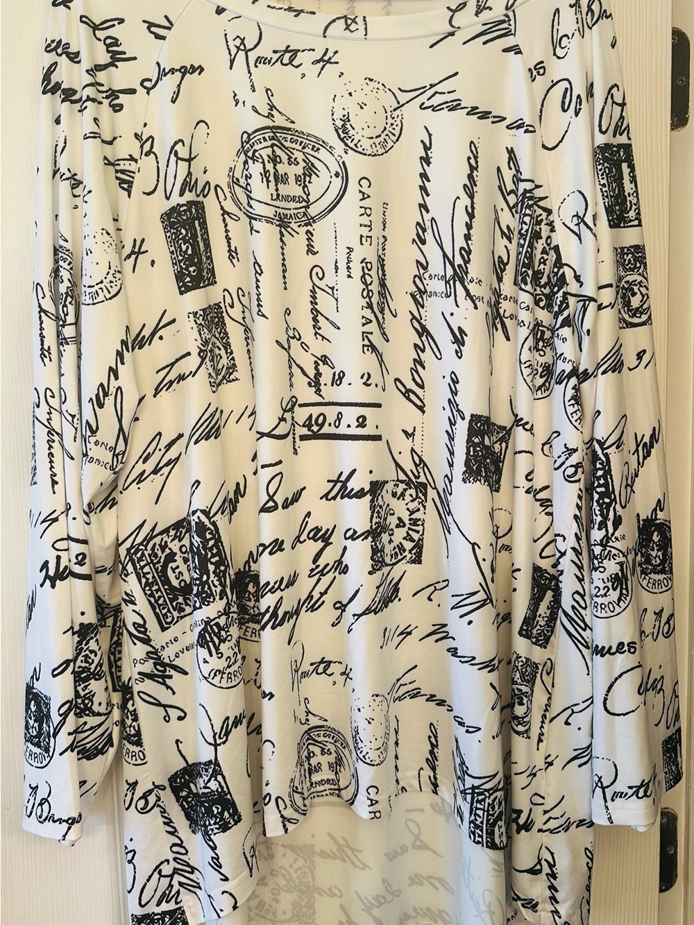Women's black & white Script-Print Flared coverup